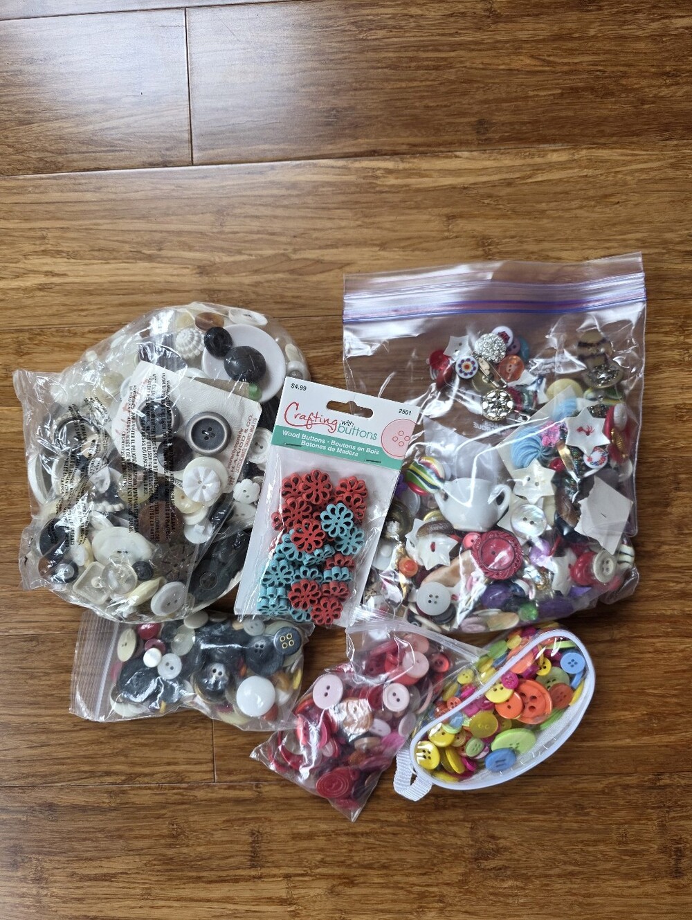BUTTONS, VINTAGE, CRAFTERS.